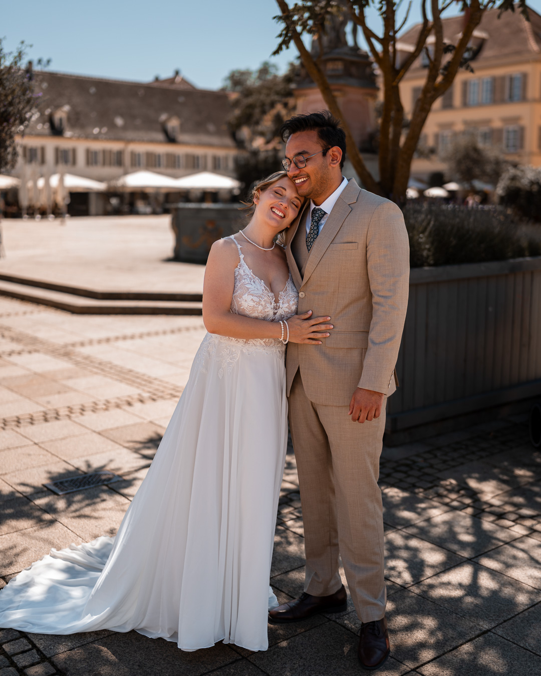 Lena und Devvrat nach ihrer standesamtlichen Hochzeit in Ludwigsburg