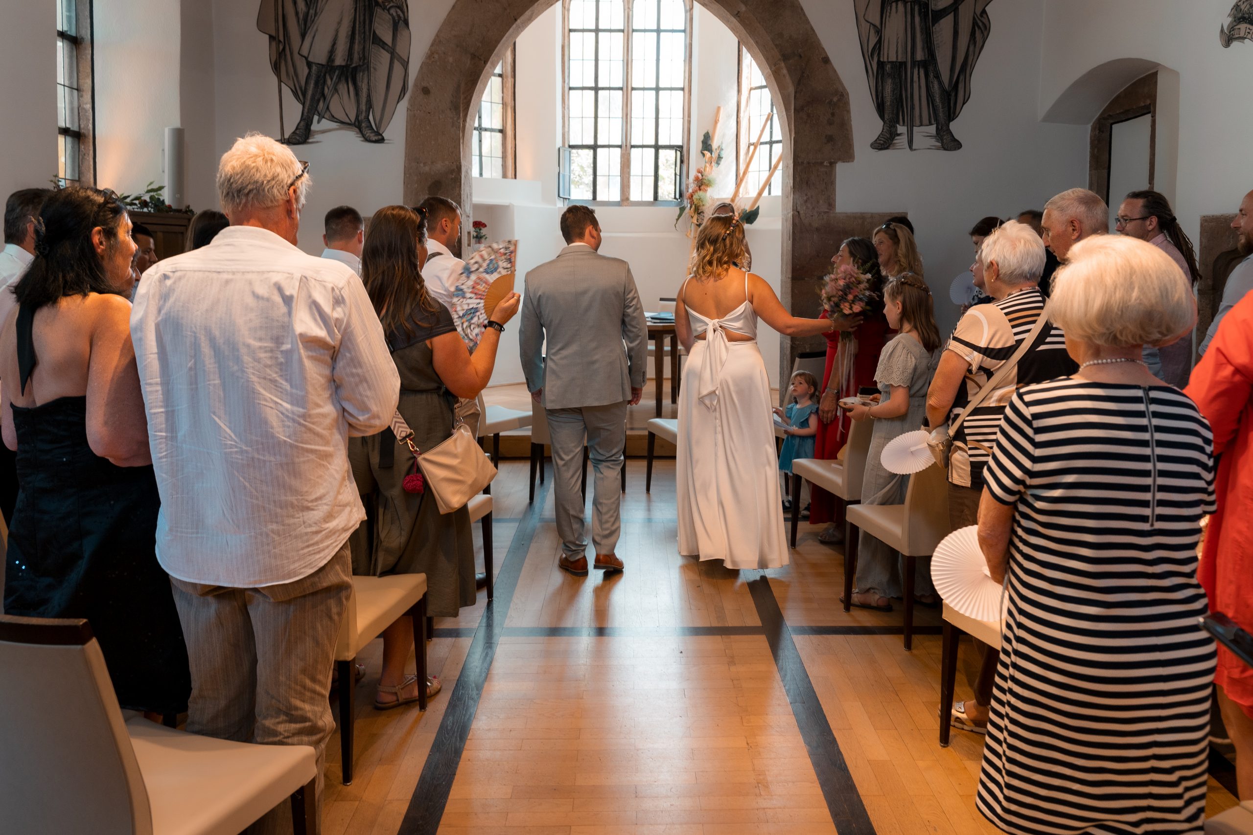 Julia und Tom beim Einzug in die Schlosskapelle Neckarsulm
