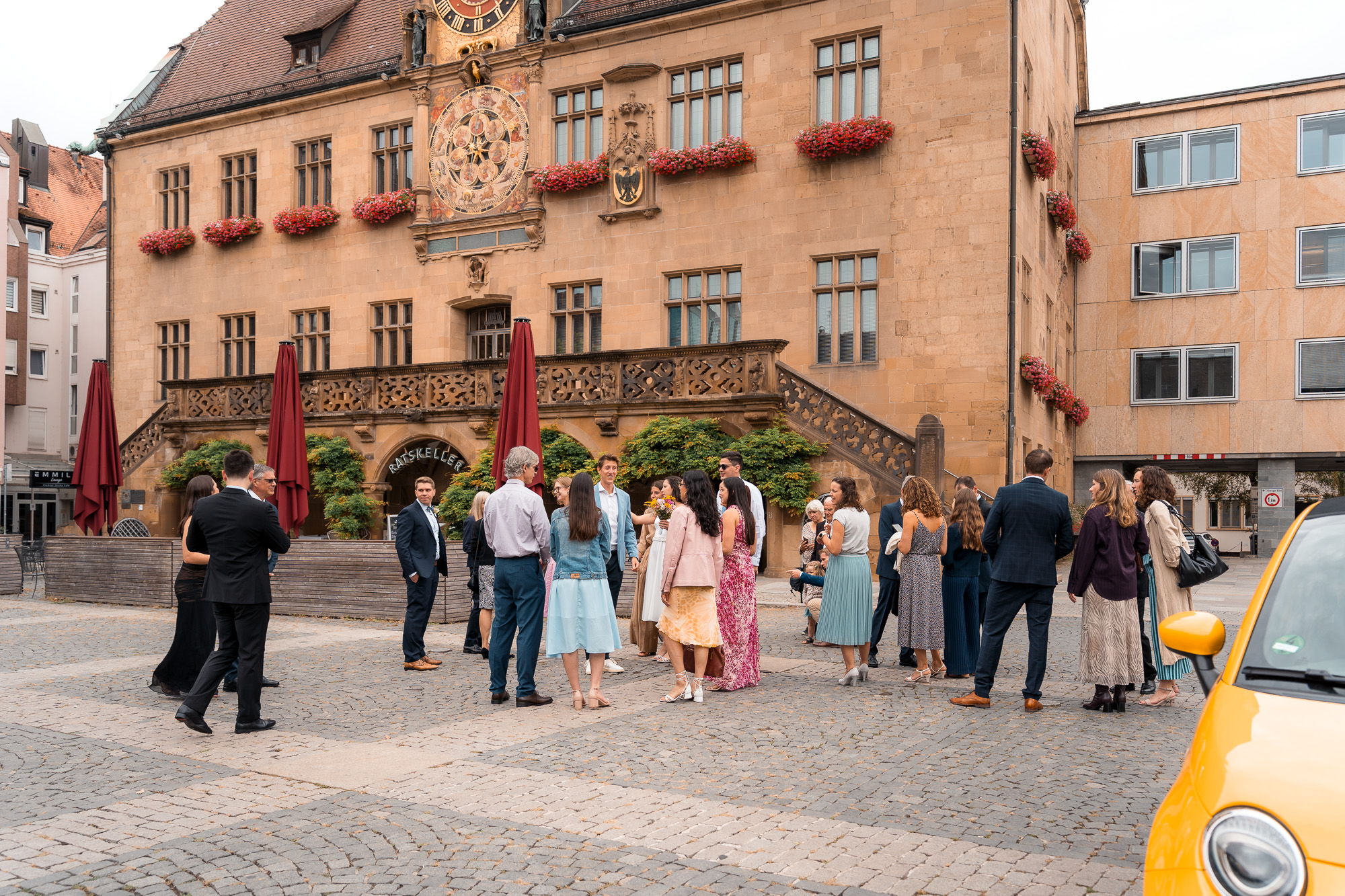 Historisches Rathaus Heilbronn am Marktplatz vor einer standesamtlichen Hochzeit